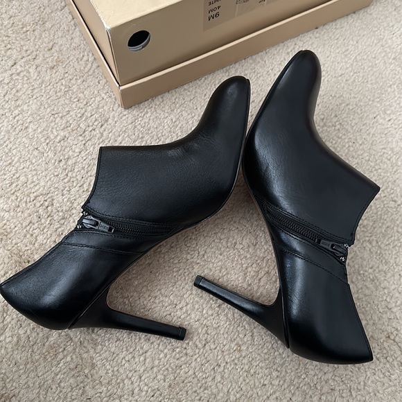 Coach Women's Black Leather Ankle Boots - Picture 8 of 11